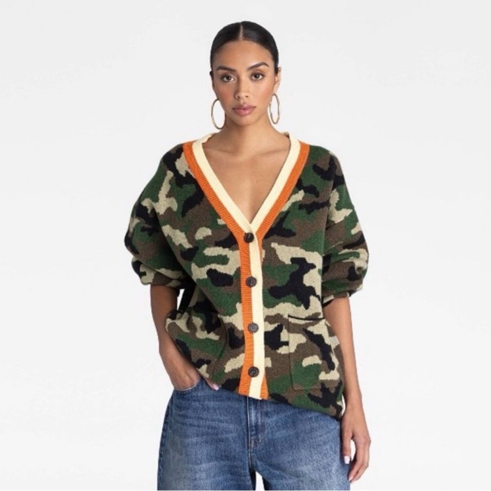 Camo V-Neck Button Cardigan with Contrast Trim - Green Camo